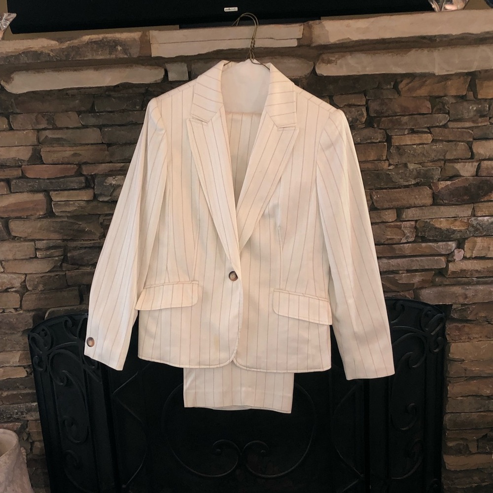 Jones New York Pants Suit